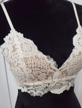 Delicate Lace Bralette in Ivory With Nude Base -